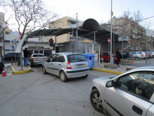 Καλαμάτα: Με προβλήματα η έναρξη λειτουργίας των δημοτικών πάρκινγκ από ιδιώτη (βίντεο)