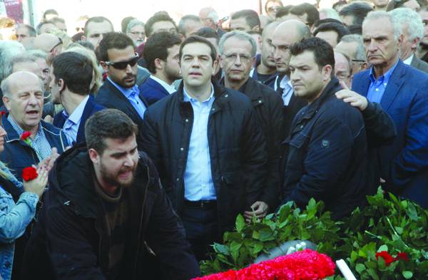 Η κυβέρνηση Τσίπρα σε κρίσιμο σημείο καμπής 