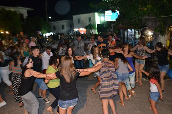 Κοσμοσυρροή στην Γιορτή Μπάμιας (φωτογραφίες)