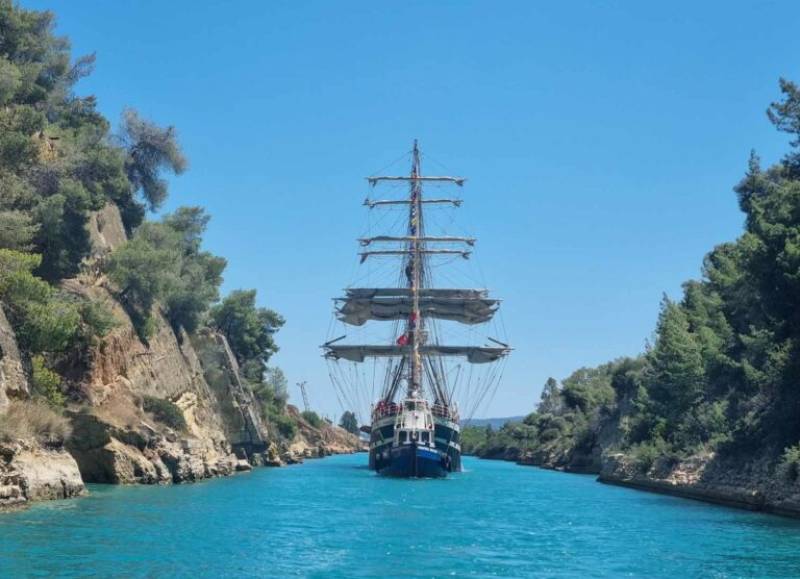 Ολυμπιακή Φλόγα: Το Bellem άνοιξε πανιά και διέσχισε το Κανάλι της Κορίνθου (βίντεο)