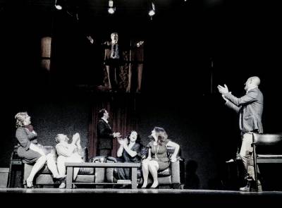 Ο Μεσσήνιος Γιάννης Καΐκης στην παράσταση «Η αλήθεια σκοτώνει»