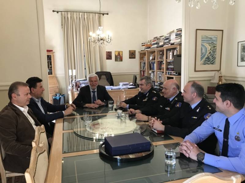 Αγορά πυροσβεστικών μέσω ΕΣΠΑ υποσχέθηκε ο Τατούλης