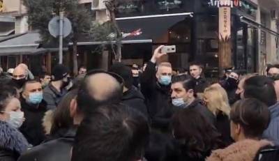 Lockdown: Συγκέντρωση διαμαρτυρίας για τα μέτρα στον Εύοσμο (βίντεο)