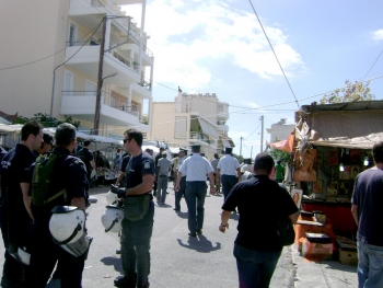 Οι μετανάστες &quot;απάντησαν&quot; στις προκλήσεις των χρυσαυγιτών 