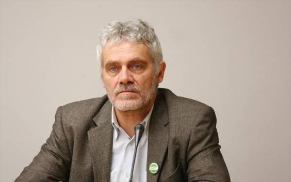 Τσιρώνης: "Την γλίτωσε η Costa Navarino θα την πληρώσει ο Κυπαρισσιακός"