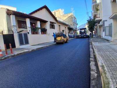 Εργασίες ασφαλτοστρώσεων σε οδούς της Καλαμάτας