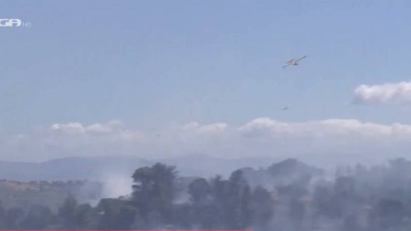 Φωτιά στο Μαρκόπουλο: Επιχειρούν επίγεια και εναέρια μέσα