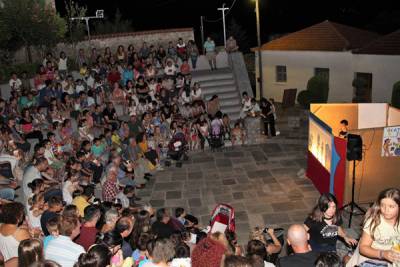 Διασκέδασαν με τα καμώματα του Καραγκιόζη στο Διαβολίτσι