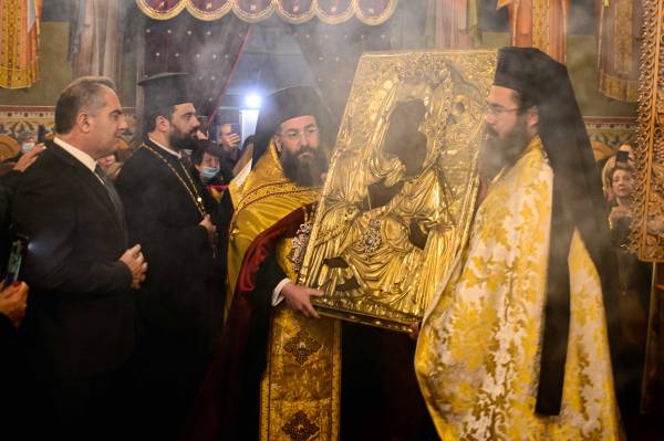 Καλαμάτα: Ξεκίνησαν με την ενθρόνιση της εικόνας οι θρησκευτικοί εορτασμοί για την Υπαπαντή