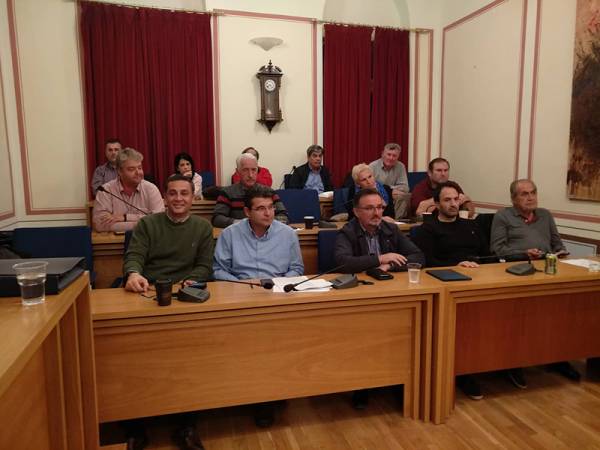 Με κάλπη τη Δευτέρα ο διάδοχος του Νίκα από 53 εκλέκτορες της δημοτικής ομάδας (βίντεο)