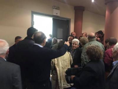 Νίκας κατά Περιφέρειας για τη δακοκτονία