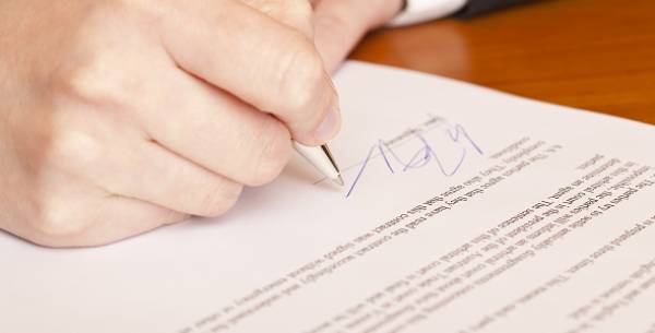 Ξυλόκαστρο: Τον ανάγκασαν με τη βία να υπογράψει έγγραφα!