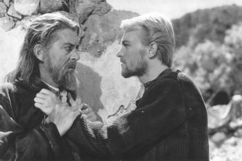 Καζαντζάκη ανεβάζει το ΜΕΘ