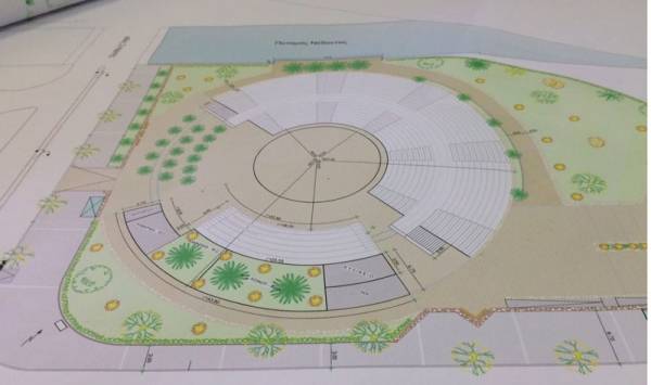 Θέατρο 1.800 θέσεων με θέα το Κάστρο Καλαμάτας