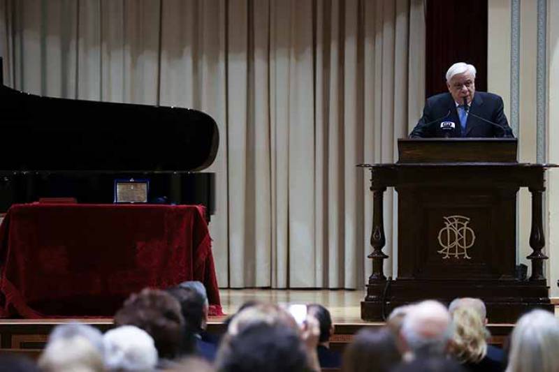 Ο Προκόπης Παυλόπουλος ανακηρύχθηκε επίτιμος Πρόεδρος της Εταιρείας Ελλήνων Φιλολόγων