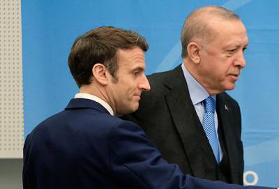 NATO: Συνδιάλεξη Ερντογάν με Μακρόν