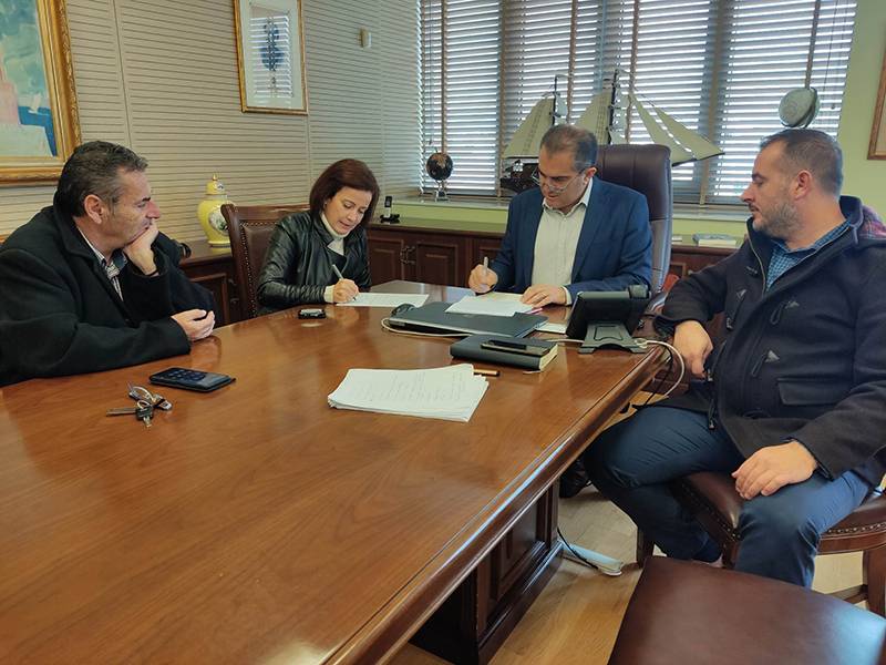 Συμβάσεις για έργα αγροτικής οδοποιίας υπέγραψε ο δήμαρχος Καλαμάτας