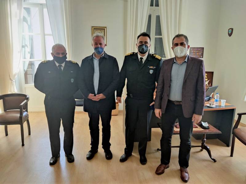 Εθιμοτυπική συνάντηση δημάρχου Καλαμάτας με τον νέο λιμενάρχη