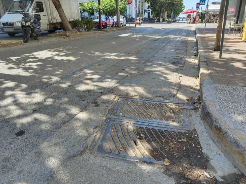 Βουλωμένα φρεάτια και δυσοσμία