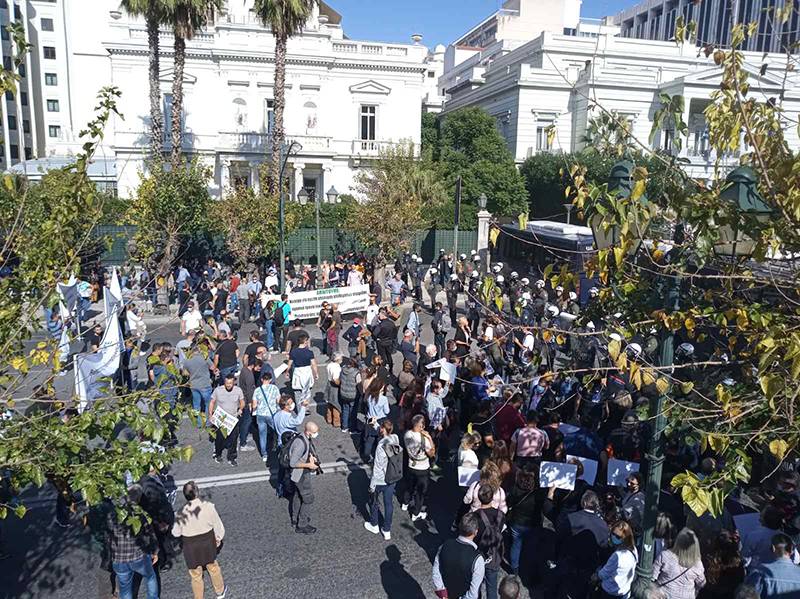 Χαρίτσης κατά κυβέρνησης για σταφίδα