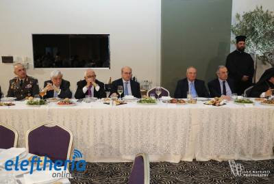 Παγωμένες αντιδράσεις, απουσίες και πολιτικό ρήγμα