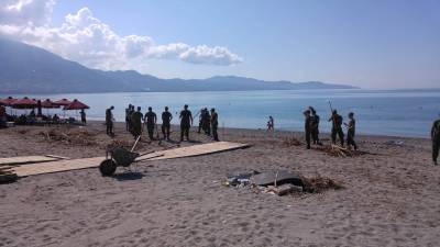 Οταν ο Στρατός φτιάχνει αγροτικούς δρόμους