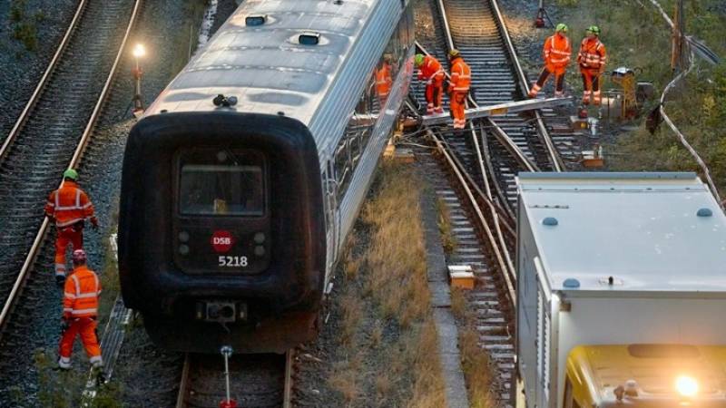 Δύο τρένα συγκρούστηκαν μετωπικά στη Δανία - Υπάρχουν τραυματίες
