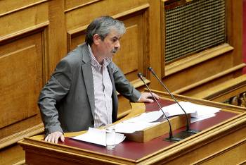Ο Πετράκος παίρνει αποστάσεις από ενδεχόμενη συμφωνία