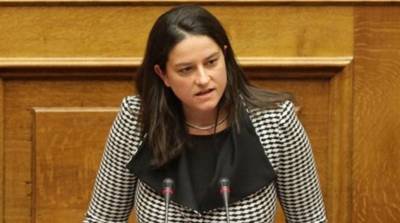 Νίκη Κεραμέως: &quot;Η Κυβέρνηση δήθεν διαπραγματεύεται&quot;
