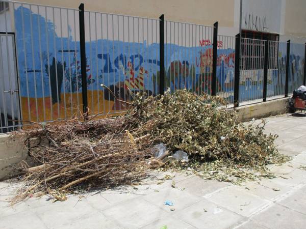 Μένουν τα αφιερώματα