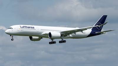 Lufthansa: Κατάργηση 4.000 θέσεων για περικοπές 20% στα έξοδα