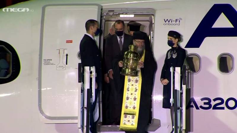 Στην Αθήνα το Άγιο Φως (βίντεο)