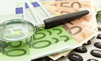 Le Monde: Στην Ελλάδα η μάχη κατά της φοροδιαφυγής δίνει τους πρώτους καρπούς