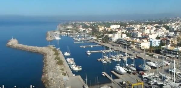 Πετάξαμε πάνω από τη Μαρίνα Καλαμάτας και το "χιλιόμετρο" (βίντεο)