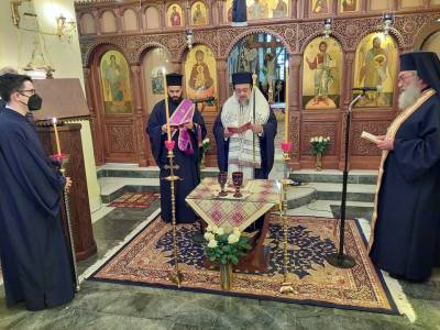 Το μυστήριο του ιερού ευχελαίου στη Μονή Βελανιδιάς (Φωτογραφίες)