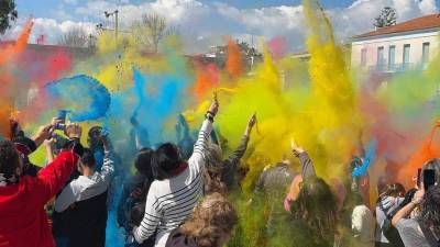 Καλαμάτα: Γέμισε “Καρναβαλοχρώματα” η Ακτή του ΝΟΚ (φωτογραφίες)