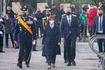 Θεσσαλονίκη: Στην τελετή έπαρσης της σημαίας στον Λευκό Πύργο παρέστη η Κατ. Σακελλαροπούλου