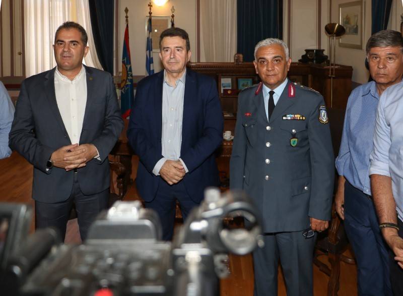 Συναντήσεις Χρυσοχοΐδη στην Καλαμάτα: Ενίσχυση αστυνόμευσης με ΟΠΚΕ και κάμερες (βίντεο)
