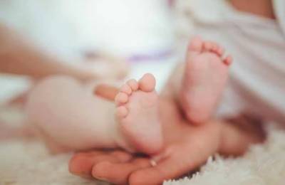 Βρέφος 50 ημερών με κορονοϊό νοσηλεύεται στα Ιωάννινα