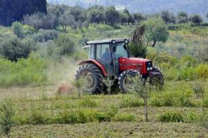 Ερώτηση του ΚΚΕ για τις παρακρατήσεις επιδοτήσεων