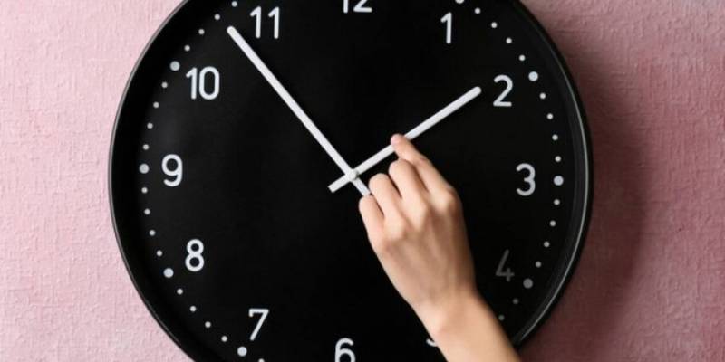 Αλλαγή ώρας: Την επόμενη Κυριακή γυρίζουμε τους δείκτες του ρολογιού μπροστά