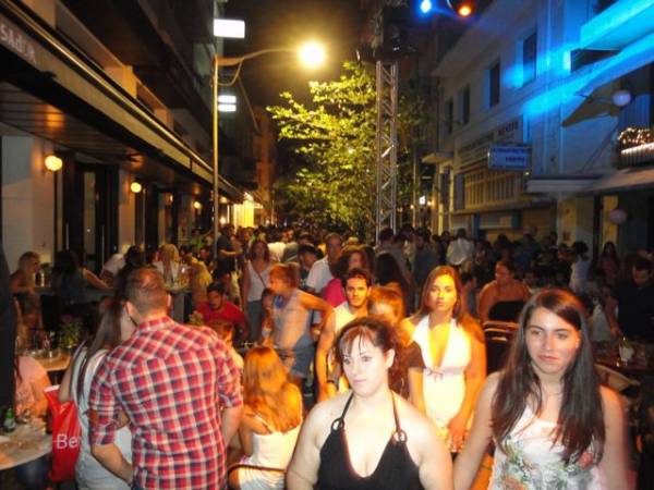 Βίντεο από τη &quot;Λευκή Νύχτα&quot; στην οδό Ιατροπούλου στην Καλαμάτα