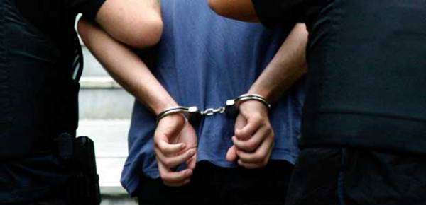 Ηρωίνη σε σακουλάκια θαμμένα στο χώμα σε χωριό της Καλαμάτας