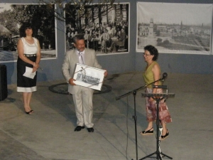 Οι Εθελοντές Μεσσήνης τίμησαν τον Βασ. Βεργόπουλο, για το βιβλίο του «Το πρώτο μας σχολείο στο Νησί»