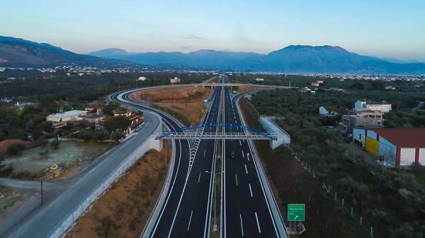 Πτήση πάνω από τον νέο περιφερειακό της Καλαμάτας (βίντεο)