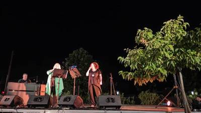 Ερωφίλη και Αργυρώ Καπαρού «ταξίδεψαν» το κοινό της Καλαμάτας