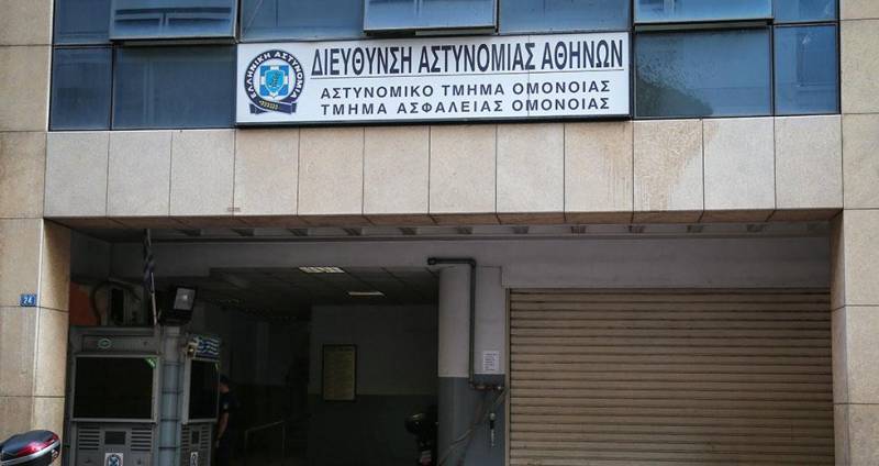 Ομόνοια: Στον ανακριτή οι δύο αστυνομικοί που κατηγορούνται για βιασμό 19χρονης (βίντεο)