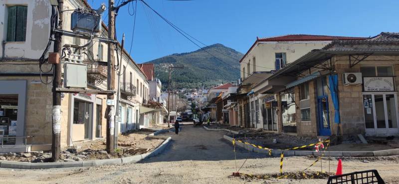 Υπογειοποίηση δικτύου ηλεκτροδότησης στο εμπορικό κέντρο Κυπαρισσίας