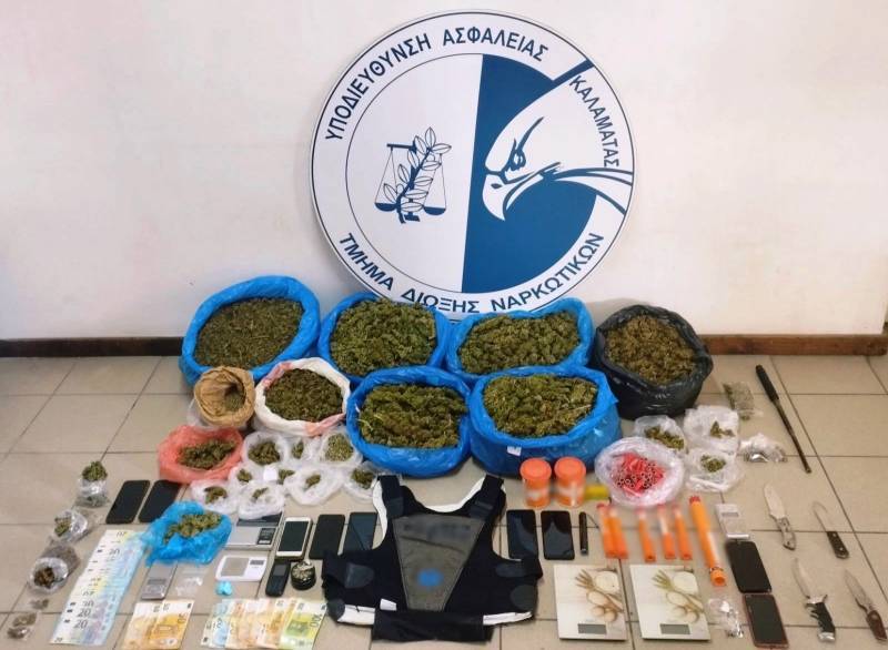 Με ταξί μετέφεραν κοκαΐνη και χασίς - Εξάρθρωση οργάνωσης από την Δίωξη Ναρκωτικών Καλαμάτας