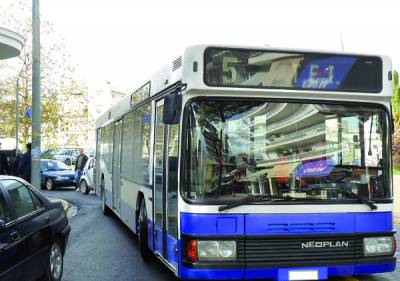Αστικό λεωφορείο στη Νέα Είσοδο